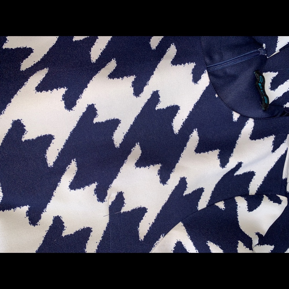 Navy & white pattern romper - Picture 3 of 3